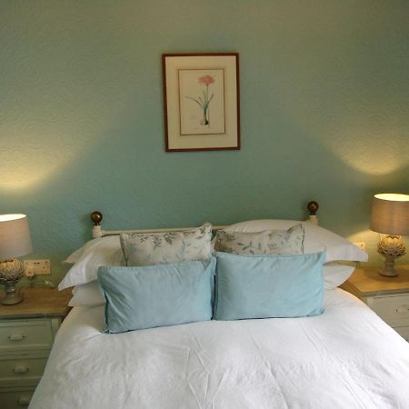 Osborne House B&B Уоркингтън Екстериор снимка