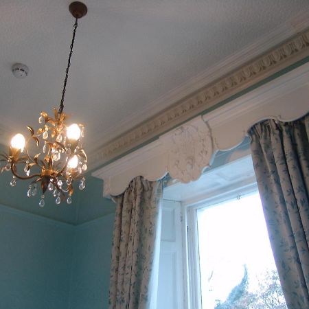 Osborne House B&B Уоркингтън Екстериор снимка