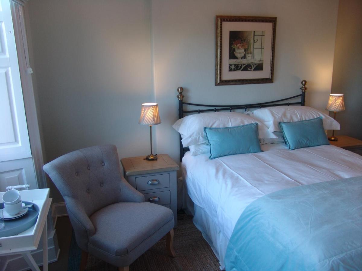 Osborne House B&B Уоркингтън Екстериор снимка