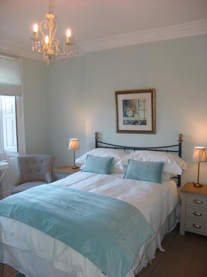 Osborne House B&B Уоркингтън Екстериор снимка
