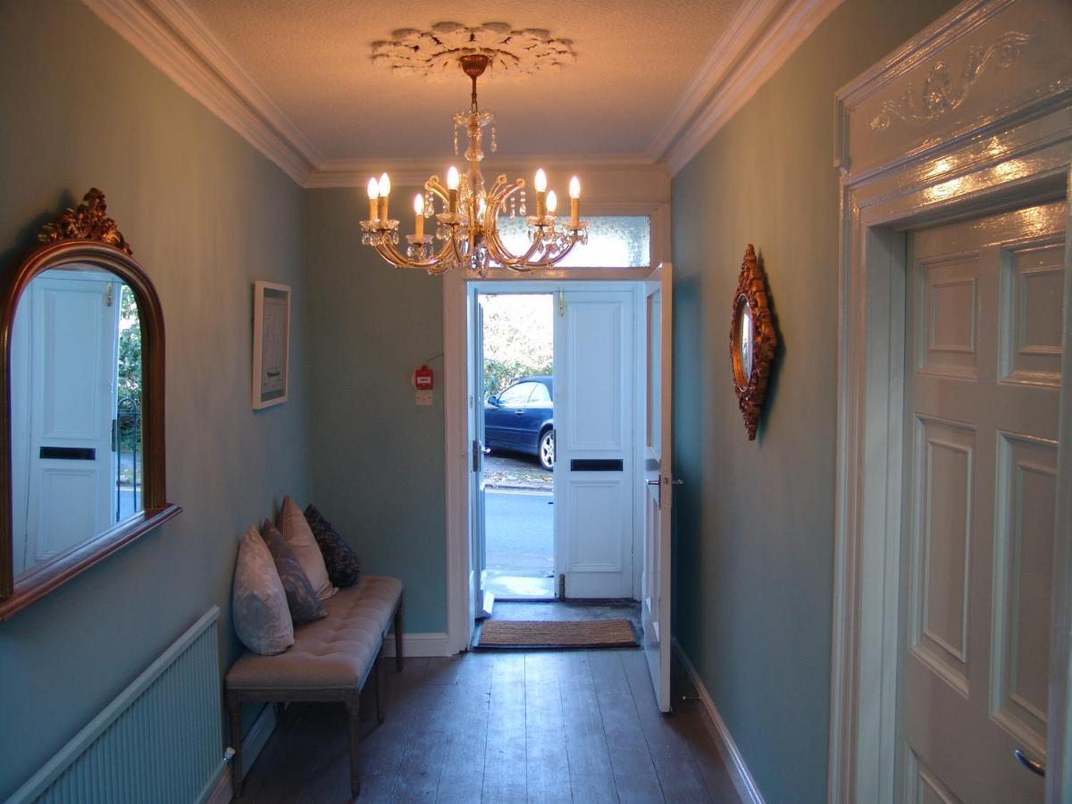 Osborne House B&B Уоркингтън Екстериор снимка